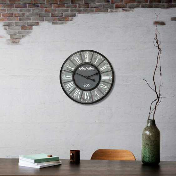 Horloge style industriel en bois verdâtre