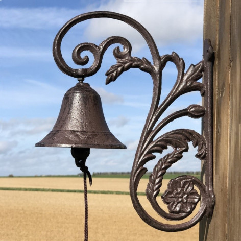 Cloche marron avec accroche murale