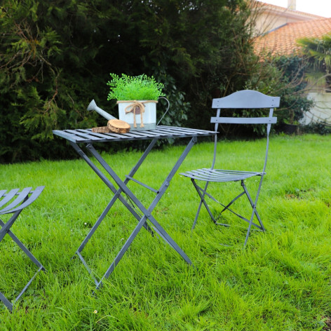 Chaise pliante en métal mat gris