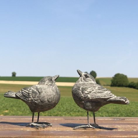 Set de deux oiseaux en résine vieillie grise 9 x 5 x 9 cm