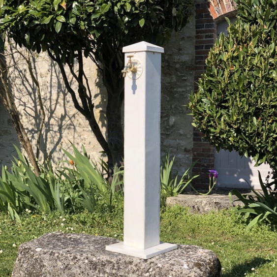 Fontaine de jardin en fonte blanche 22.5 x 22.5 x 90 cm