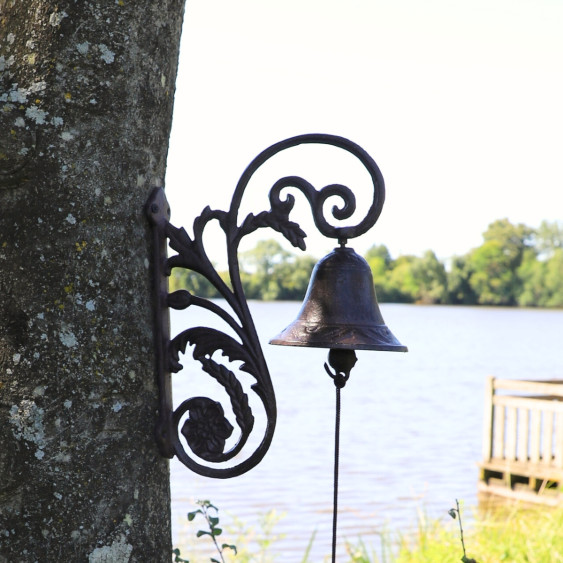 Cloche marron avec accroche murale