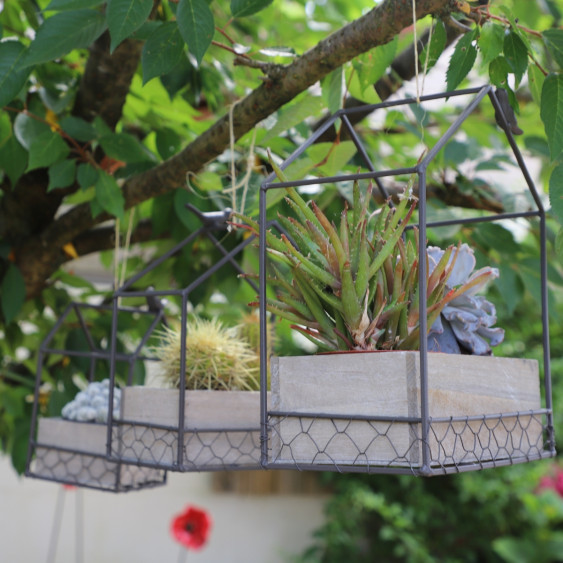 Jardinière carrée «Maisonnette et oiseau» en bois et métal