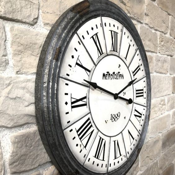 Horloge antique en métal et bois blanc et gris Ø.100 cm