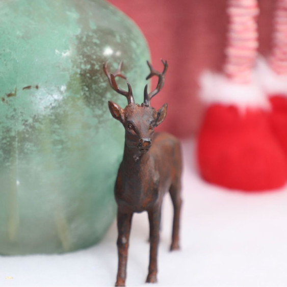 Figurine Cerf "debout" en résine marron -