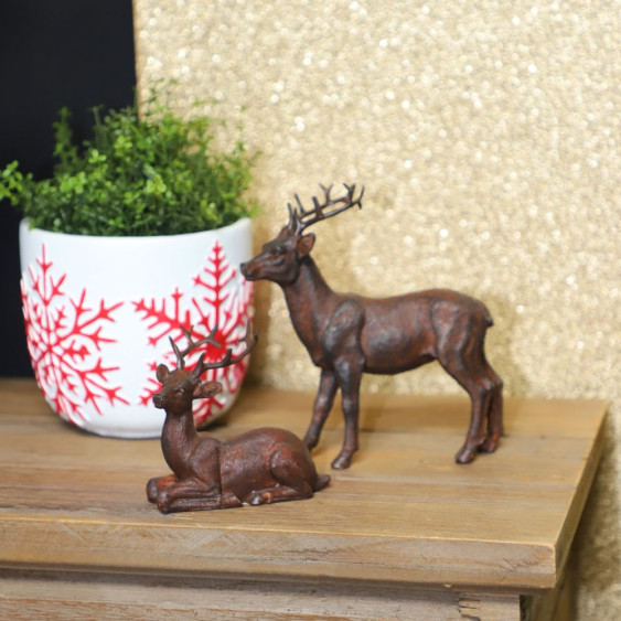 Figurine Cerf "couché" en résine marron