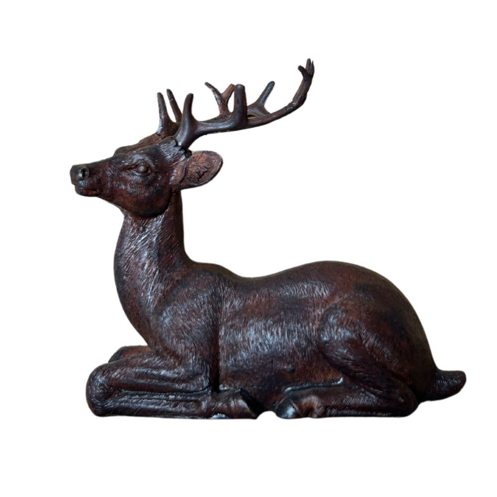 Figurine Cerf "couché" en résine marron