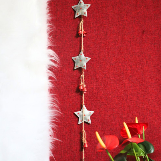 Guirlande d'étoiles et clochettes de Noël en métal (rouge et blanc) sur cordelette de chanvre