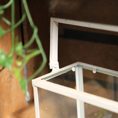 Photophore en verre transparent avec contour blanc, idéal pour deux bougies