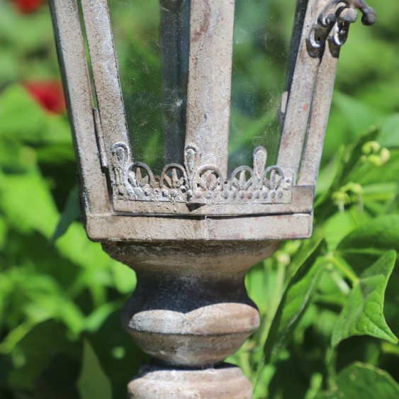 Lampadaire sur pied en métal gris vieilli et verre