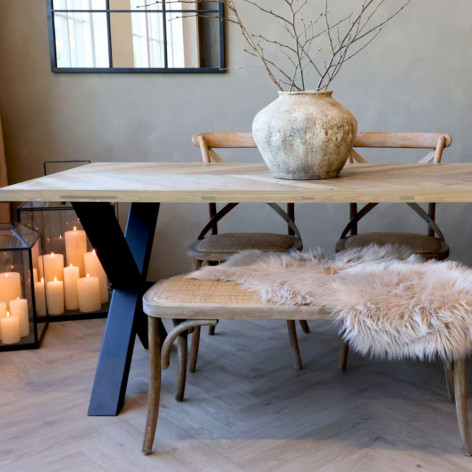 Table à manger motif à chevrons en bois de pin marron et fer forgé noir 200 x 90 x 77 cm